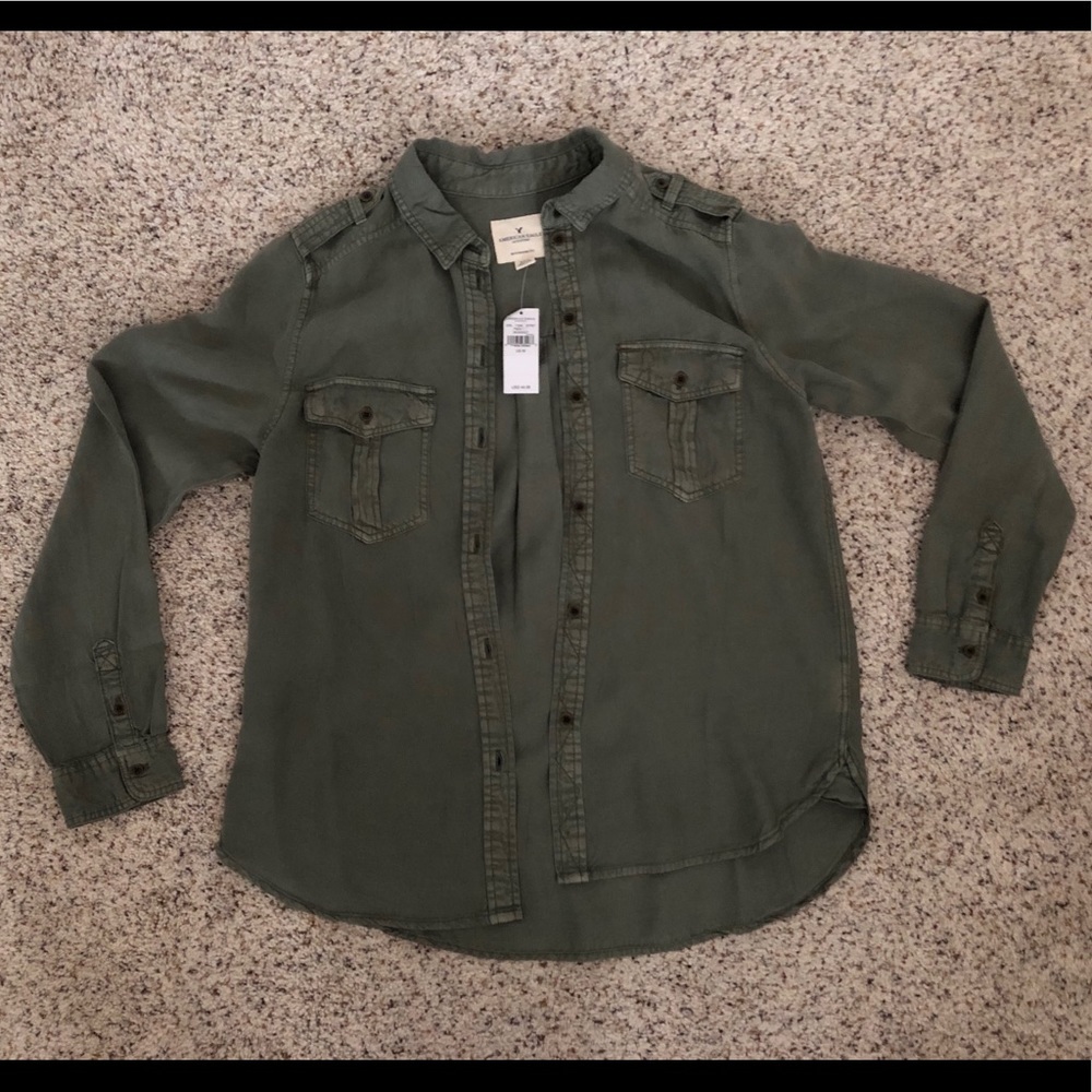 American eagle boyfriend fit button up